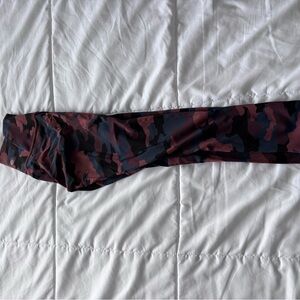lululemon athletica Maroon Black Camo Wunder Under tights